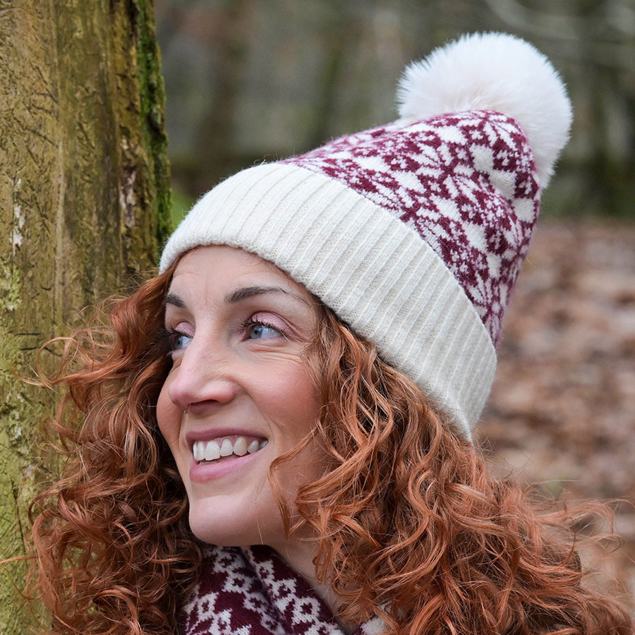 Burgundy and cream mix starflower knit bobble hat
