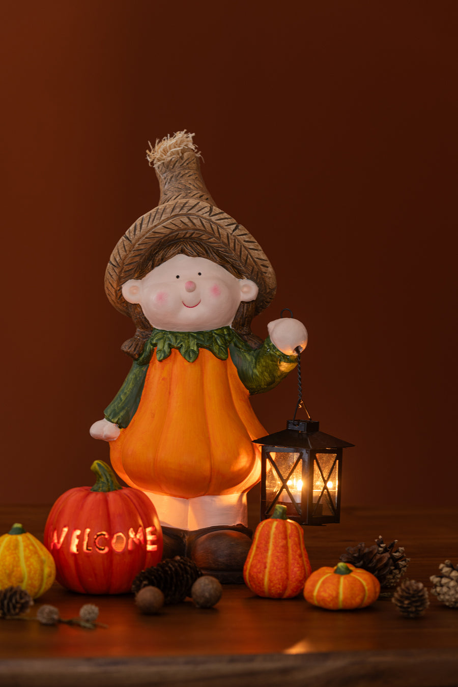 Child Pumpkin+Lantern
