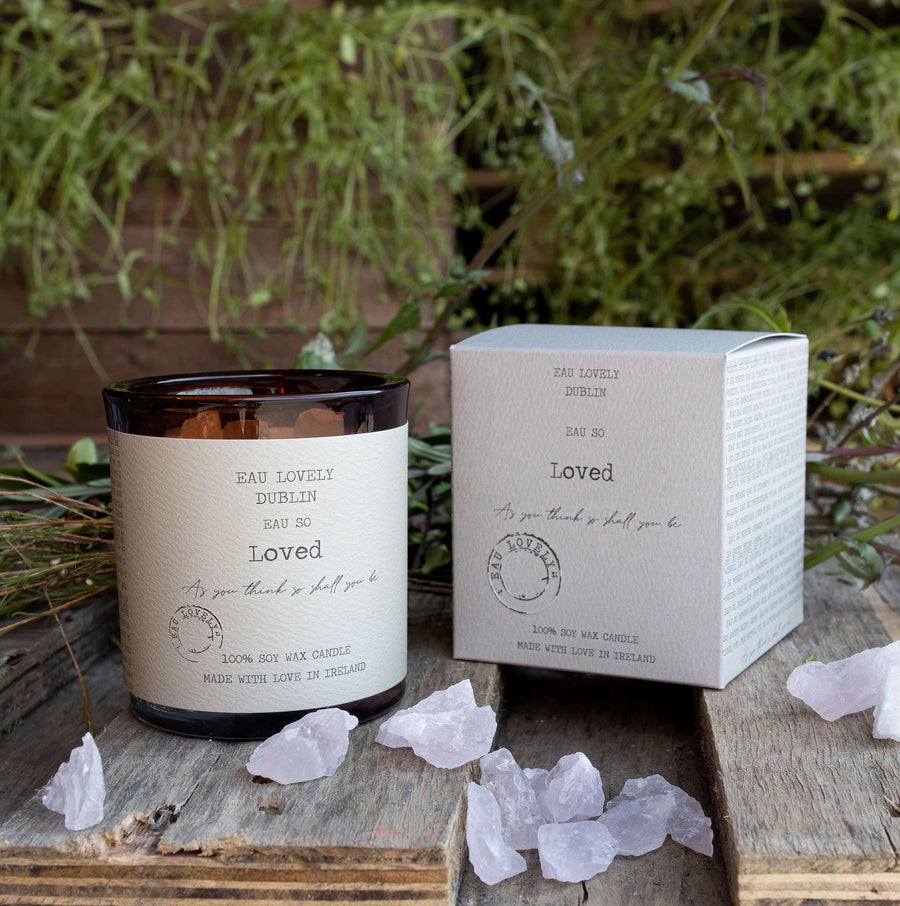 EAU SO LOVED CANDLE (WITH ROSE QUARTZ GEMSTONE).