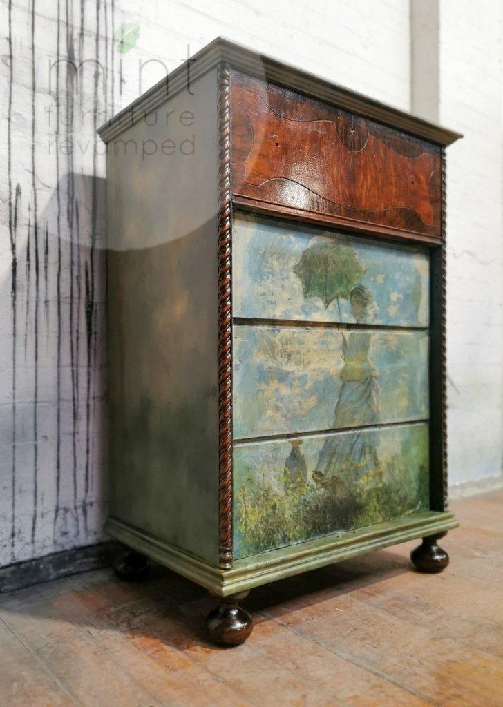 Lady with a Parasol by Mint Decoupage Paper - Twenty Six