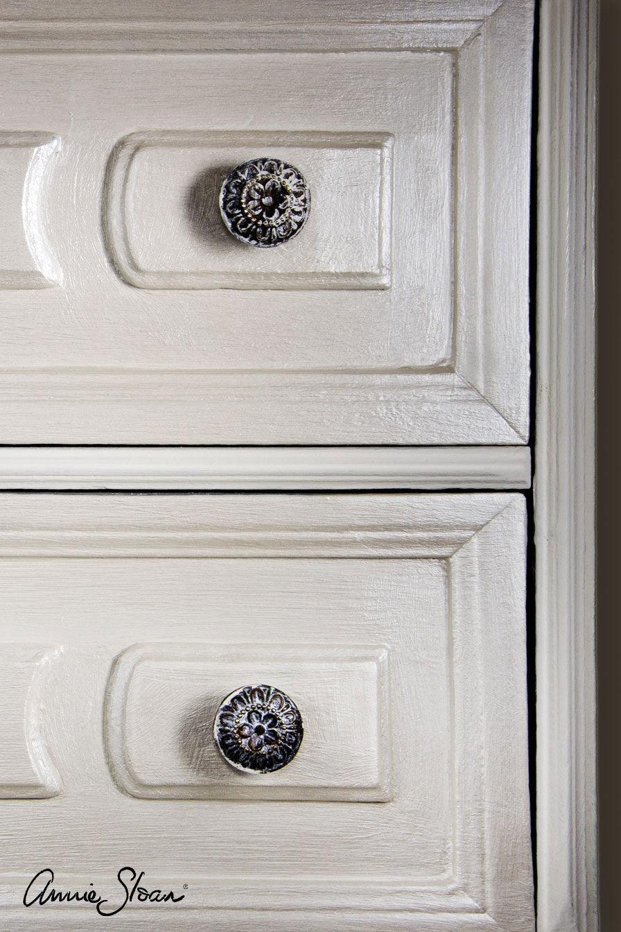Annie Sloan Chalk Paint® Pearlescent Glaze - Twenty Six