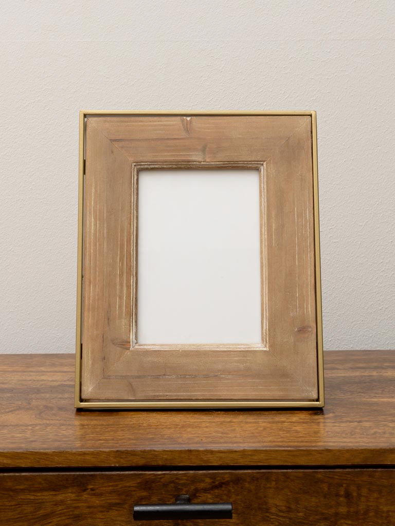 Photo frame with brass patina edges