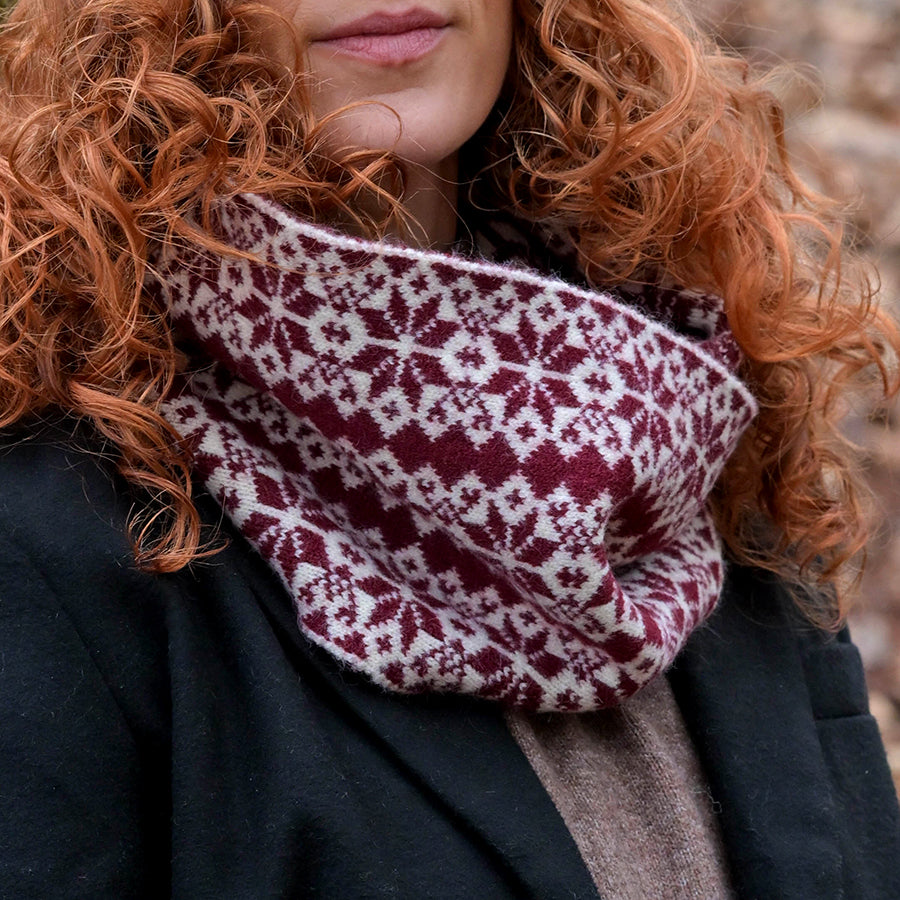 Burgundy and cream scandi starflower snood