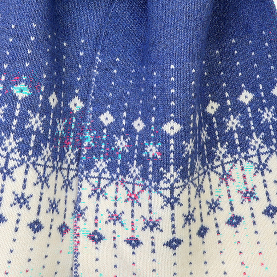 Freya Blue and cream Scandi snowflake edge knit scarf