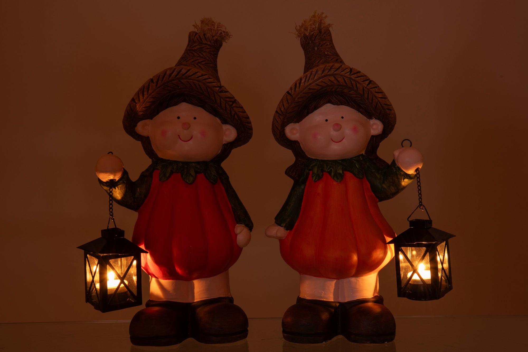 Child Pumpkin+Lantern