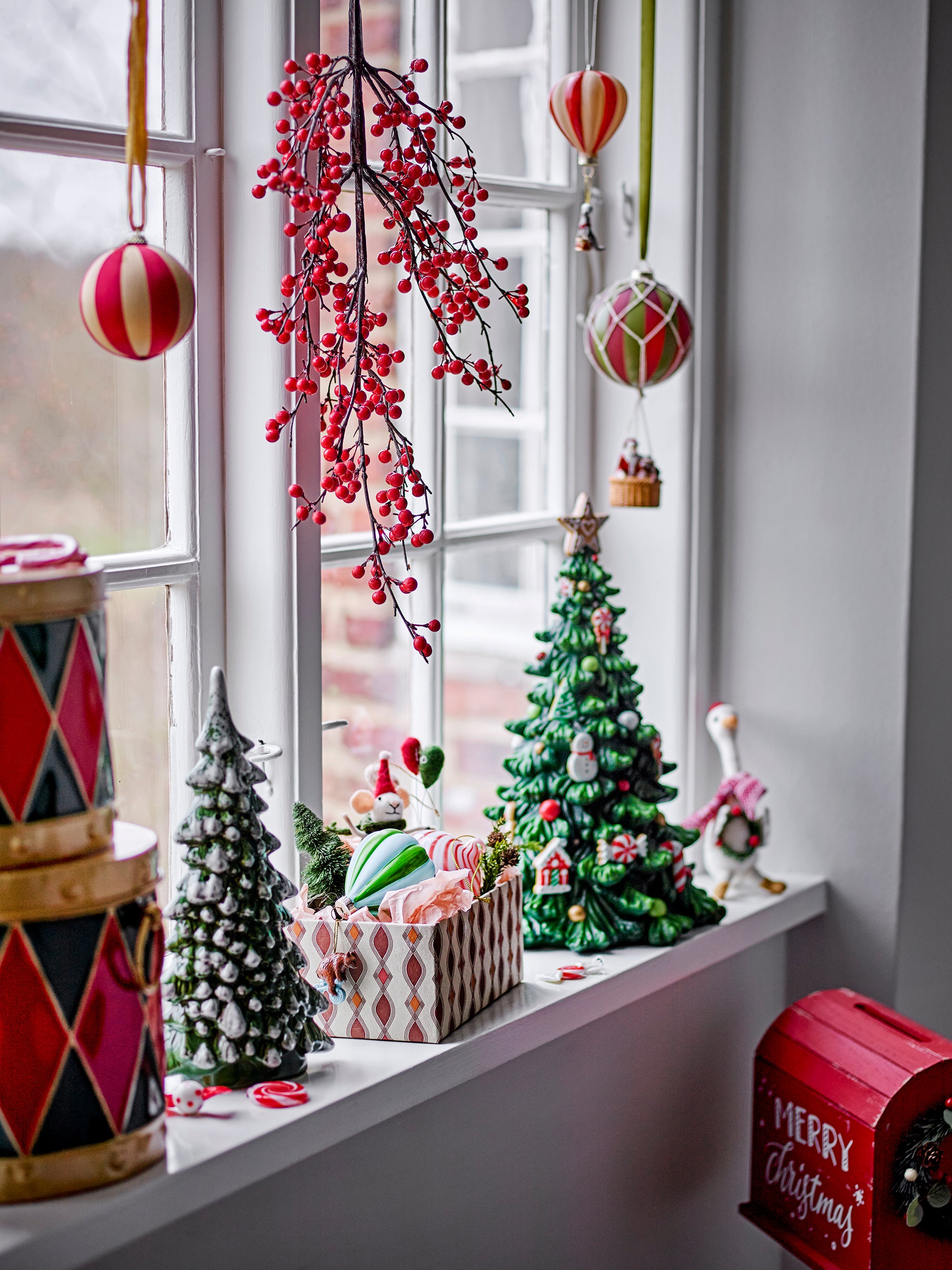 Peo Ornament, White, Wool