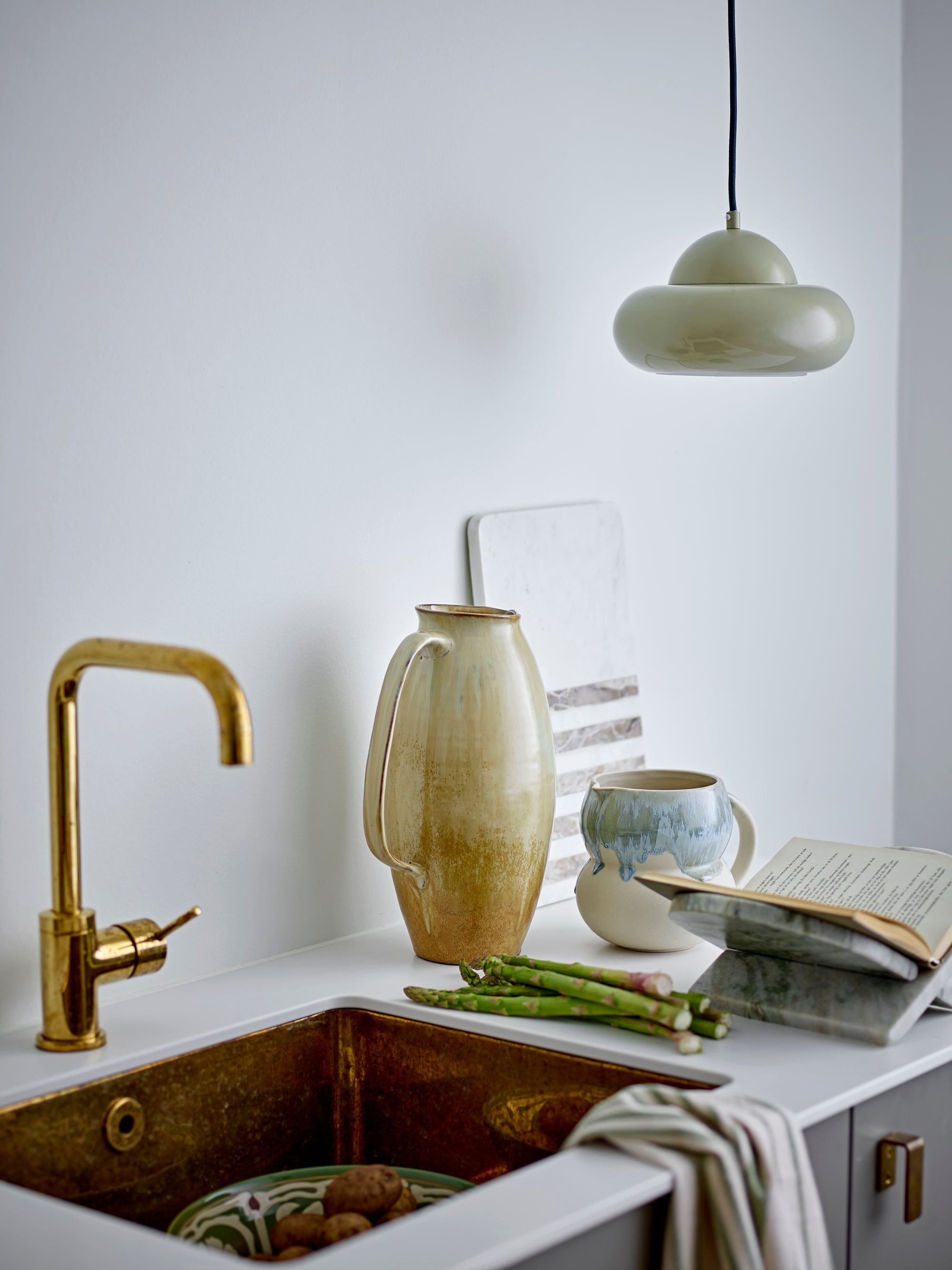 Saskia Jug, Yellow, Stoneware