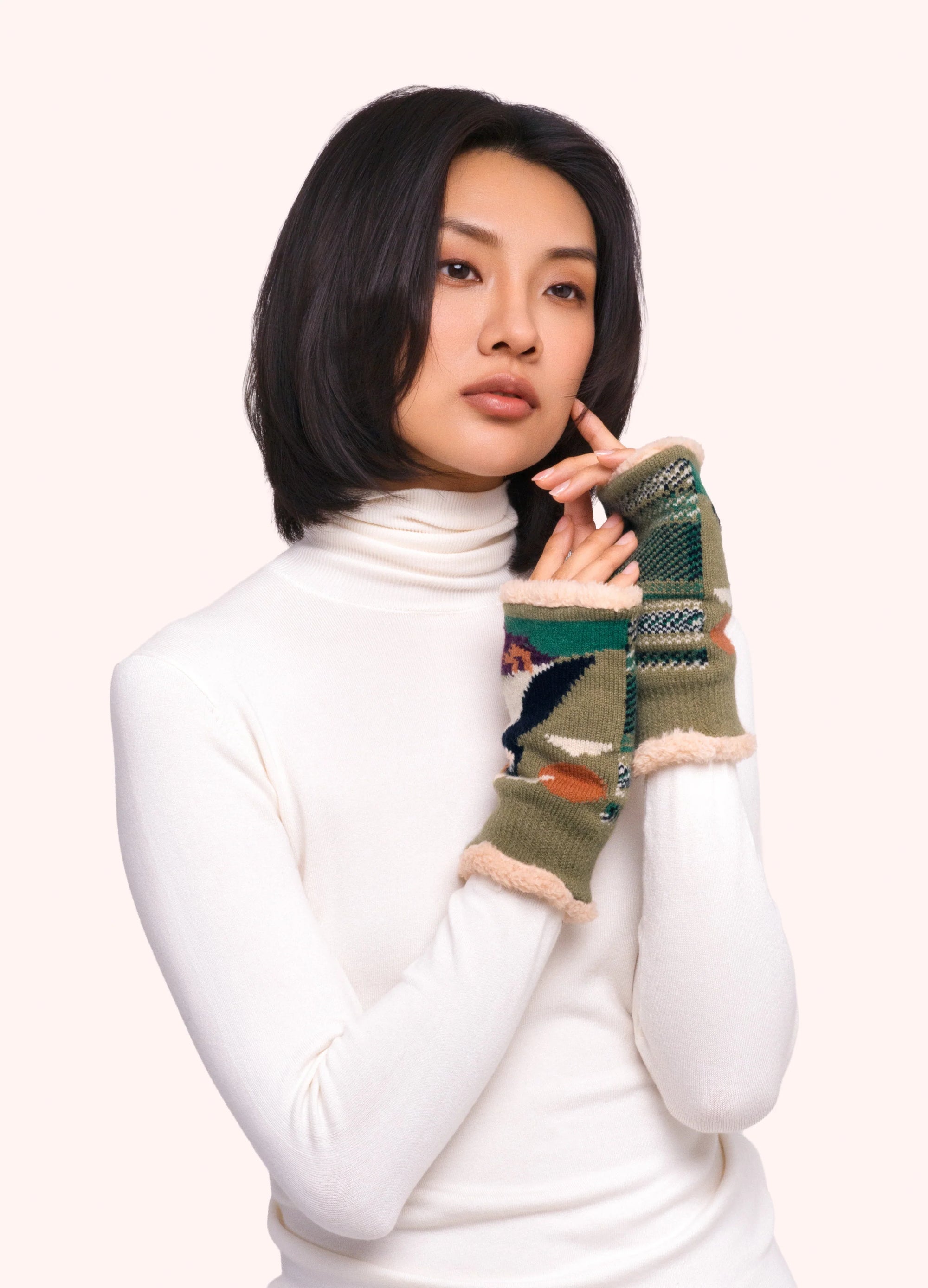 Puffin Wrist Warmers, Moss