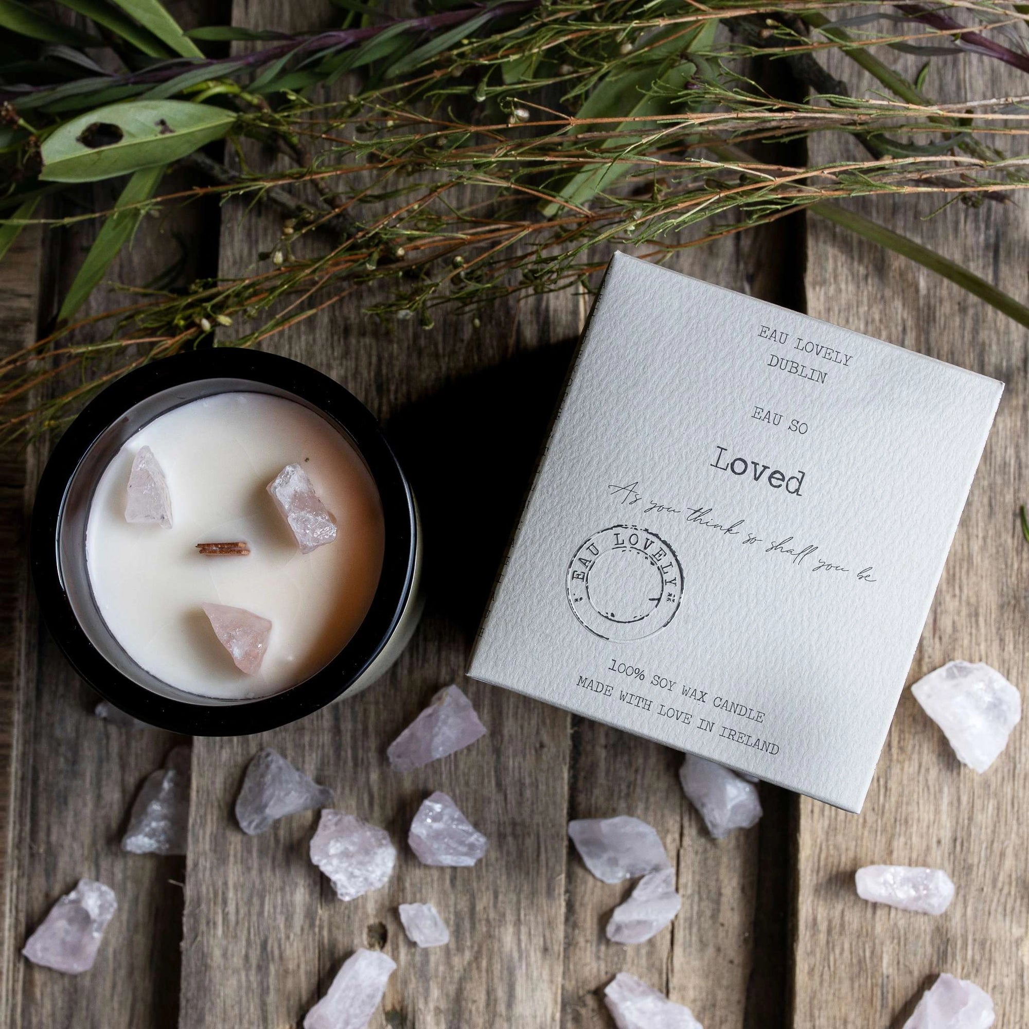 EAU SO LOVED CANDLE (WITH ROSE QUARTZ GEMSTONE).