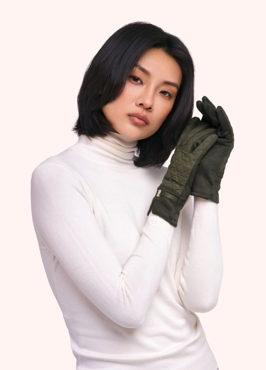 Penelope Gloves, Moss