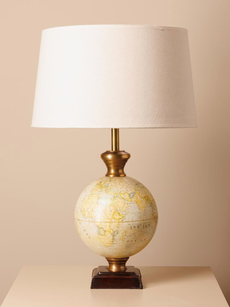 Table lamp with globe