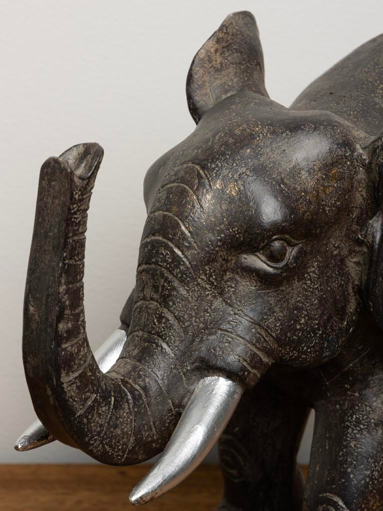 Bookends elephant