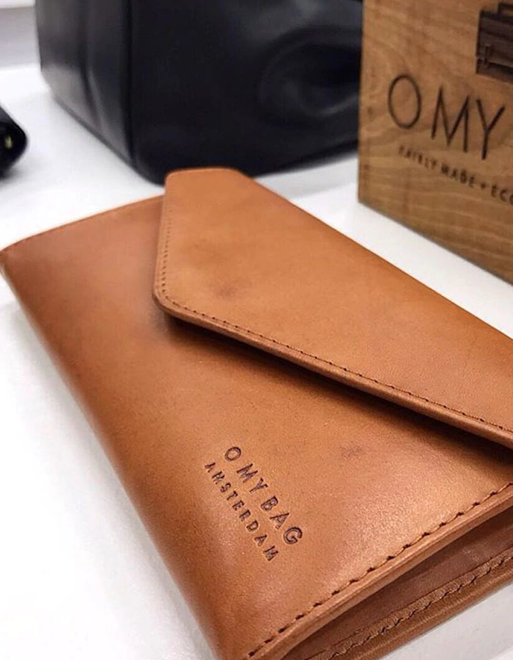 Envelope Pixie Classic Leather Wallet (Cognac) - Twenty Six